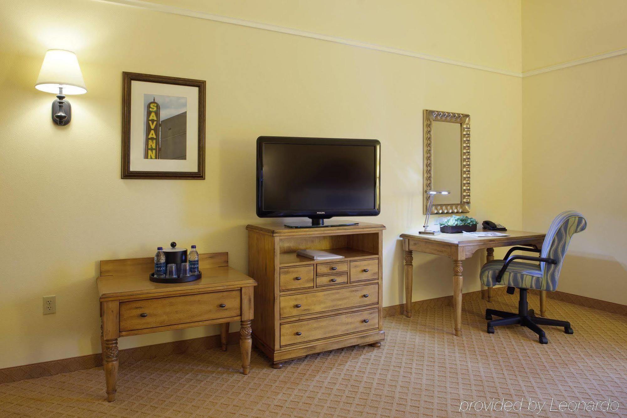 Hampton Inn & Suites Savannah/Midtown Номер фото