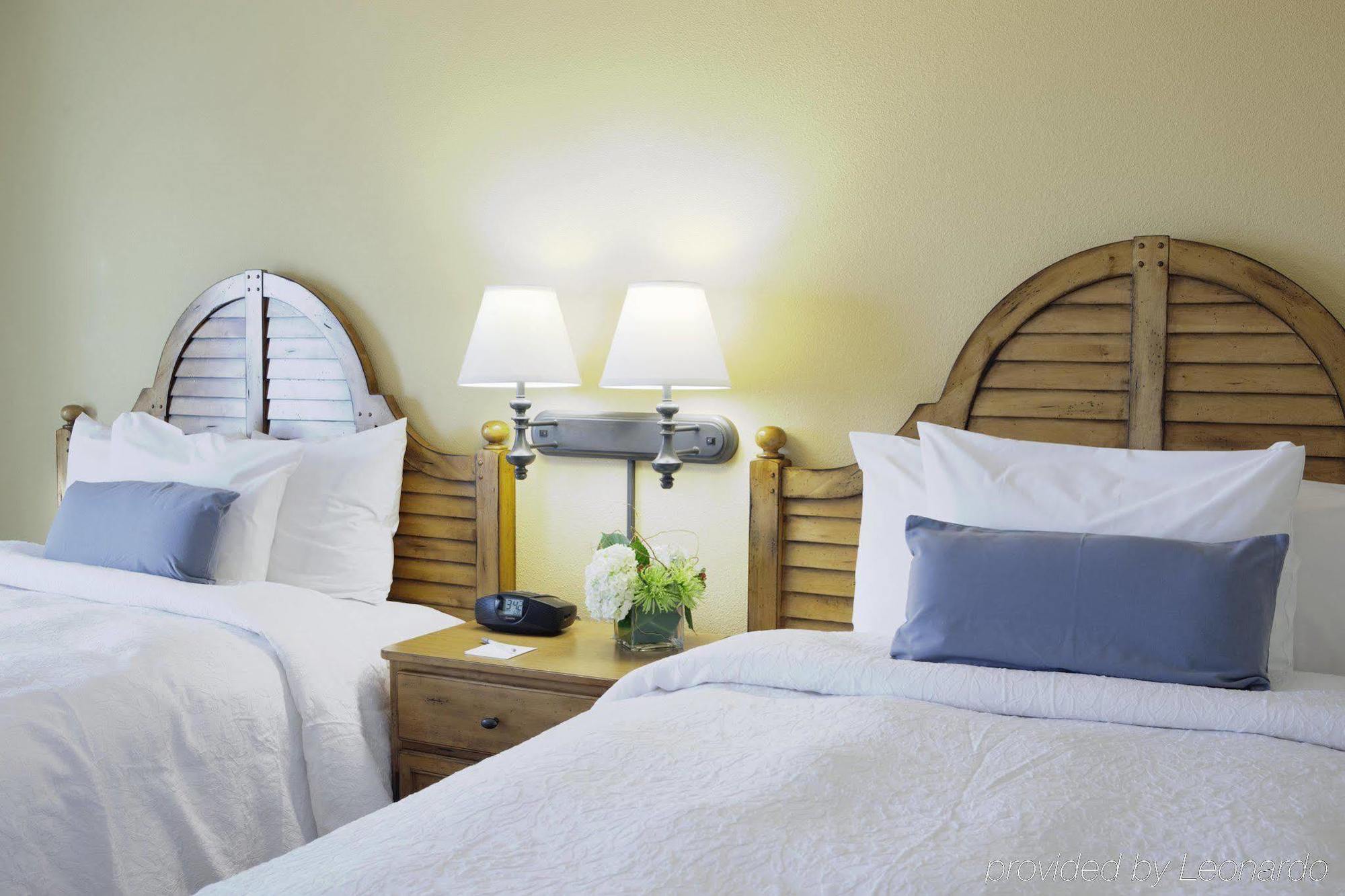 Hampton Inn & Suites Savannah/Midtown Номер фото