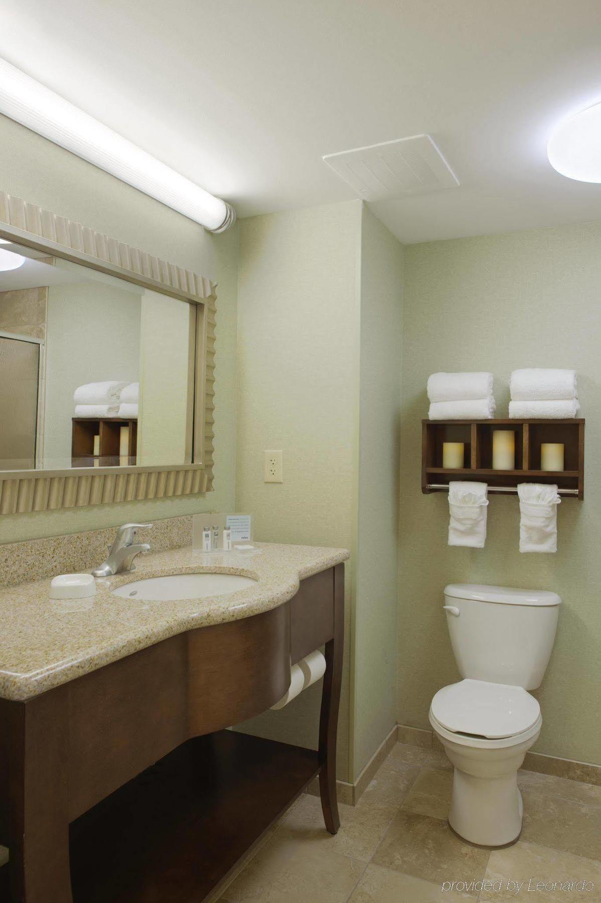 Hampton Inn & Suites Savannah/Midtown Номер фото
